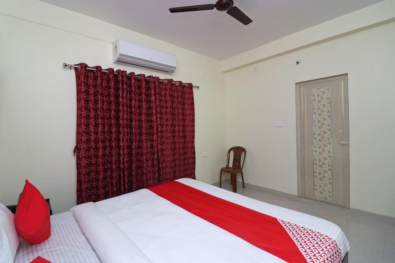 Oyo Hotel Ayush Palace Cuttack Buitenkant foto