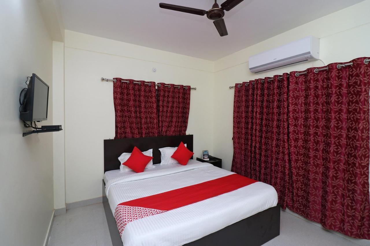 Oyo Hotel Ayush Palace Cuttack Buitenkant foto