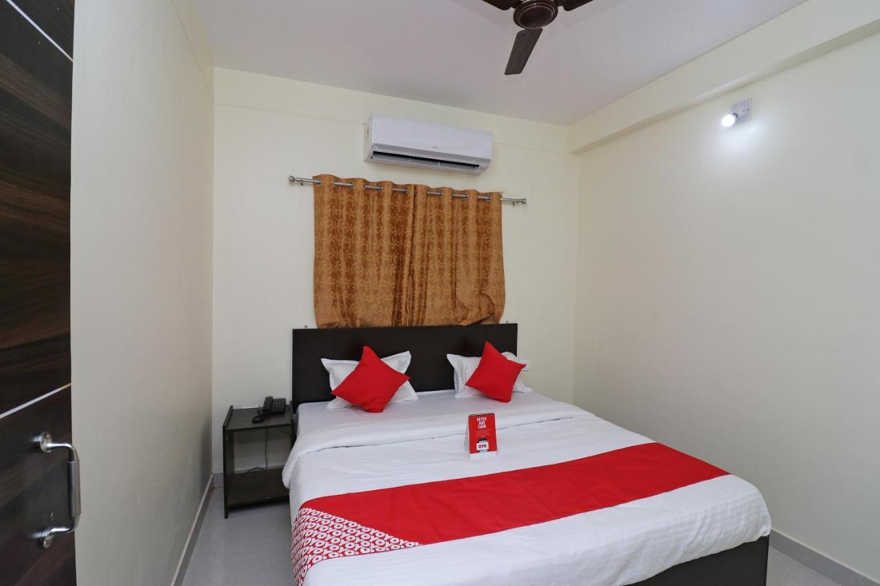 Oyo Hotel Ayush Palace Cuttack Buitenkant foto