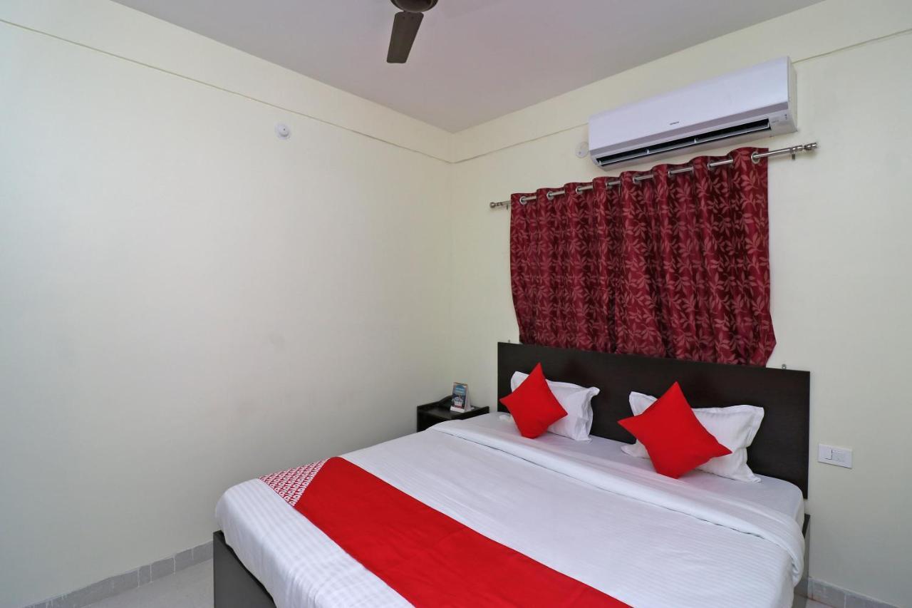 Oyo Hotel Ayush Palace Cuttack Buitenkant foto