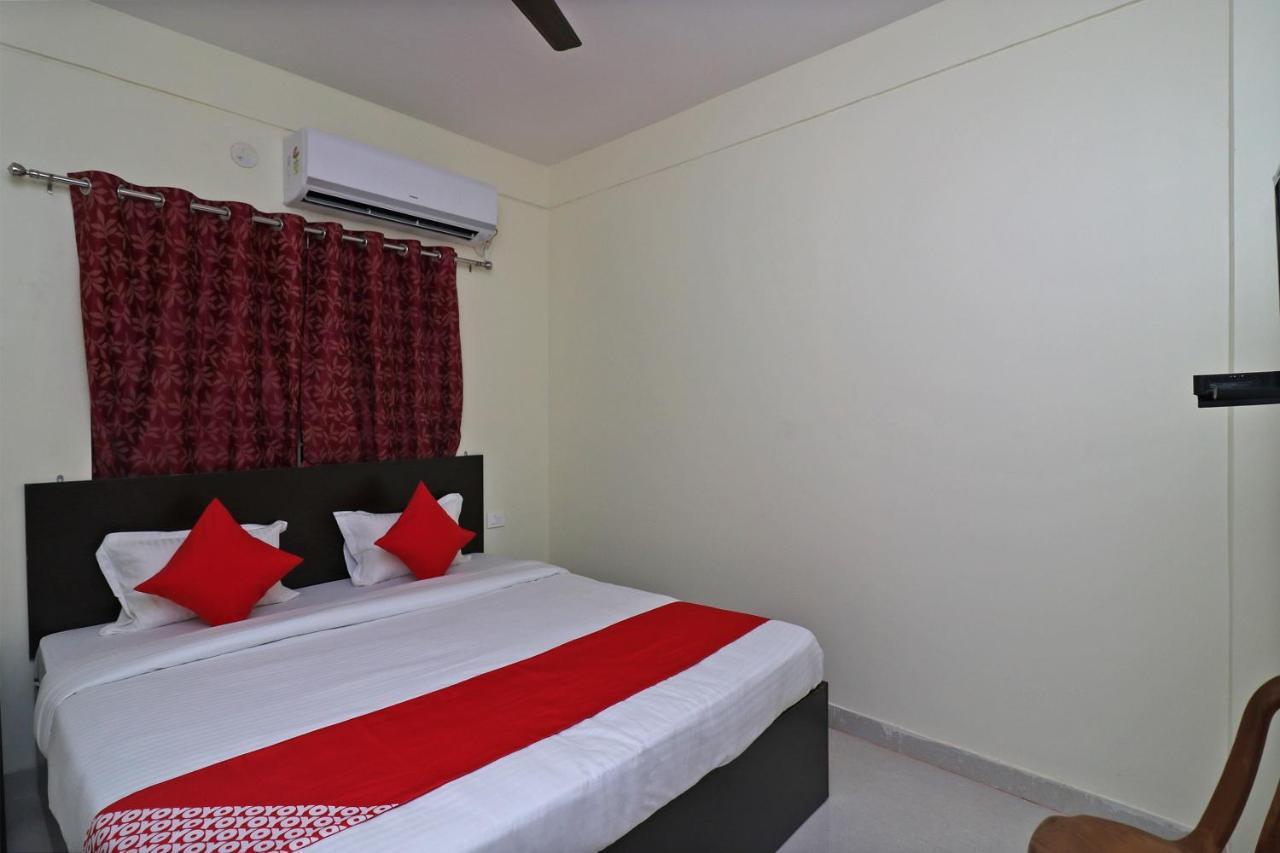 Oyo Hotel Ayush Palace Cuttack Buitenkant foto