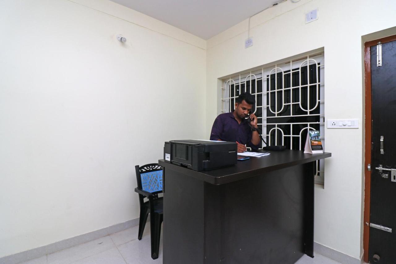 Oyo Hotel Ayush Palace Cuttack Buitenkant foto
