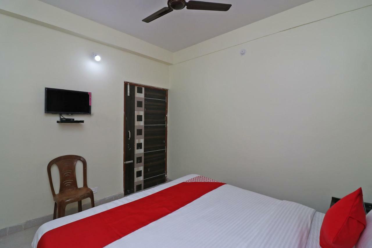Oyo Hotel Ayush Palace Cuttack Buitenkant foto