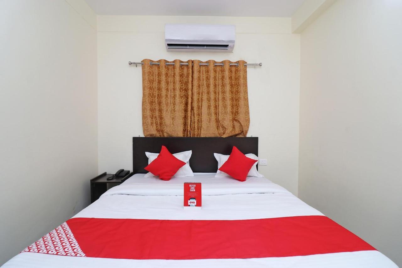 Oyo Hotel Ayush Palace Cuttack Buitenkant foto