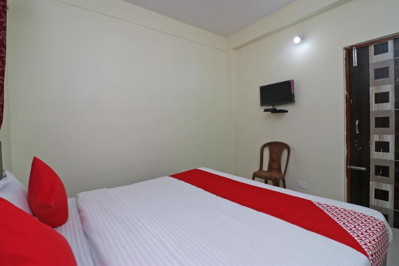Oyo Hotel Ayush Palace Cuttack Buitenkant foto